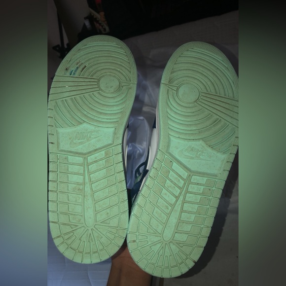 Jordan 1 Mid- Blue mint- Includes box!!! - Picture 4 of 5